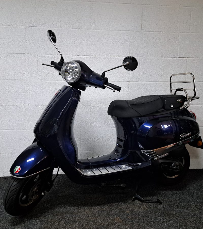 Blauwe GTS Toscane bromscooter