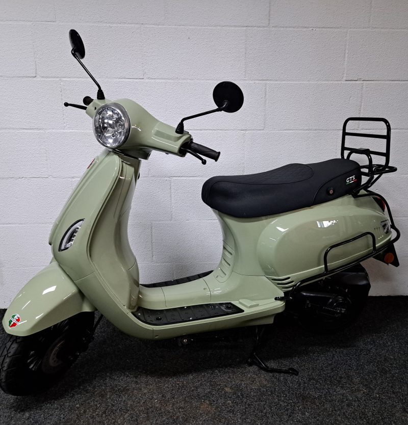 GTS Toscana bromscooter in mooie kleur