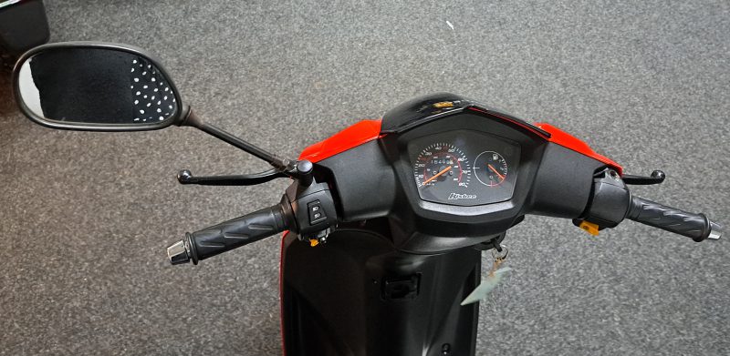 Peugeot Kisbee bromscooter zwart/rood - Afbeelding 5